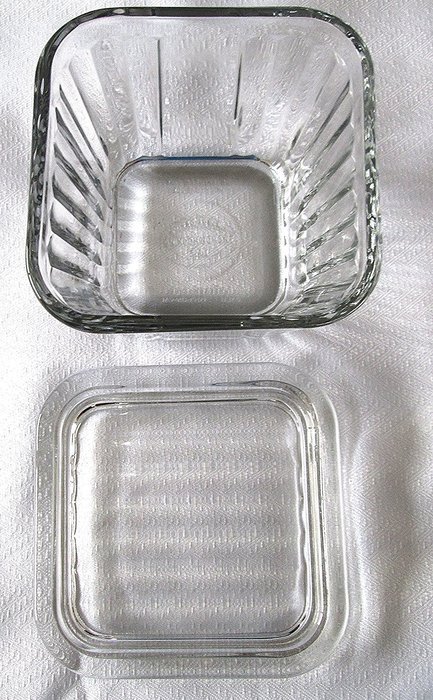 Anchor Hocking Bake N Serve 2 Cup 16 Oz Dish with Lid N3