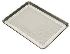 Focus Foodservice Commercial Bakeware 18-Gauge Perforated Aluminum-Sheet Pan, 1/2-Sheet N2