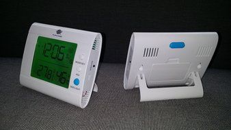 SH100 White Indoor Thermometer and Hygrometer with Calendar N9
