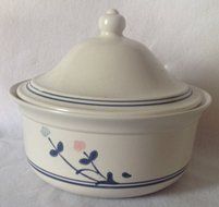 Pfaltzgraff Windsong 2 Quart Covered Casserole