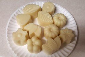 niceeshop(TM) 12 Cavity Flowers Silicone Non Stick Cake Bread Mold Chocolate Jelly Candy Baking Mould+Free niceEshop... N5