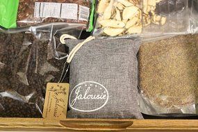 500g Jalousie Air Purifying Activated Bamboo Charcoal Bag Odor Removal for Kitchen Pet Car Closet Basement Prevent... N5