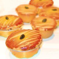 Foil Baking Cup 3.4 ounces with Lid Gold 100 count box N2