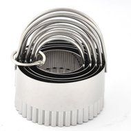 uxcell Stainless Steel Round Shape Corrugated Edge DIY Biscuit Cookie Muffin Mold Cutter Baking Tool 5 in 1 Silver... N2