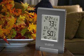 La Crosse Technology WS-9080U-IT Wireless IN/OUT Temperature Station featuring Atomic Self-setting time &amp; MIN/... N2