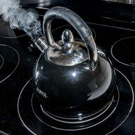 Chefs Limited Stainless Steel Whistling Tea Kettle, 2.75 Quart &ndash; Black N5