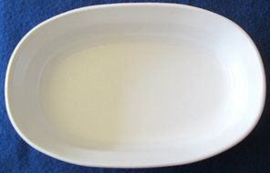 Corning Ware White Oval F-15-B Casserole 4.75ml - No Lid N2