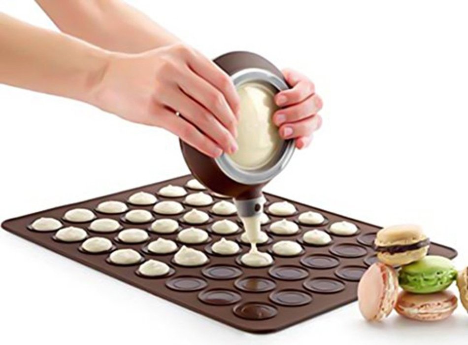 BPA Free 48 French Macaroon Baking Sheet & Decorative Flower Pot Set-DIY Silicone Cake,Cookie Chocolate Maker... N2