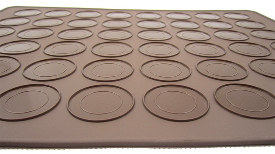 BPA Free 48 French Macaroon Baking Sheet & Decorative Flower Pot Set-DIY Silicone Cake,Cookie Chocolate Maker... N5
