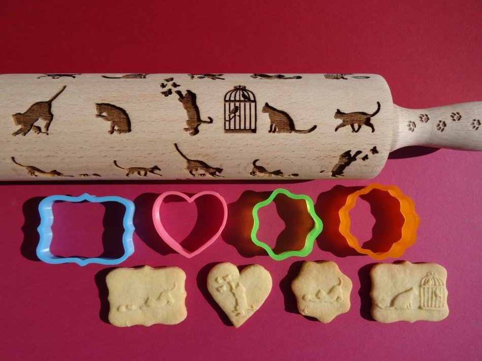 40 % OFF - Players cats & kittens pattern rolling pins and cookie cutter