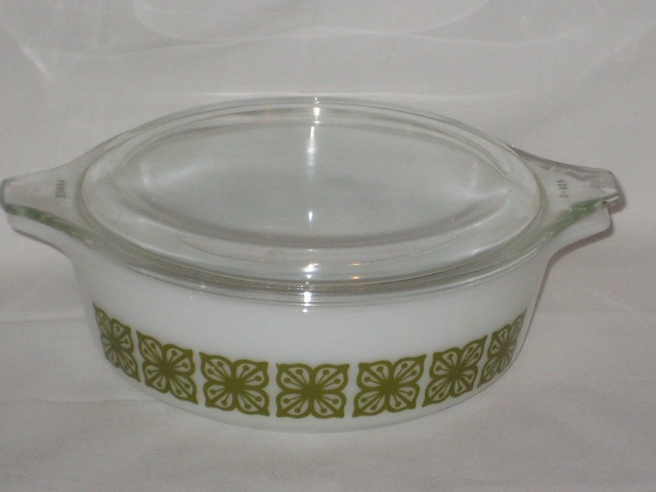 Vintage Pyrex Verde Green Square Flower 1 Pint Casserole w/ Lid