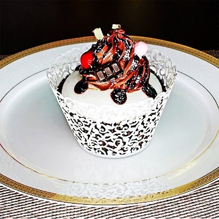 BUTEFO 50 Pcs Cupcake Holders Hollow Carving Decor Wrapper Wraps Cupcake Muffin Paper Holders (Gold) N10