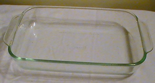 Pyrex 2.2 Qt. Clear with Greenish Tint Rectangular Casserole Dish