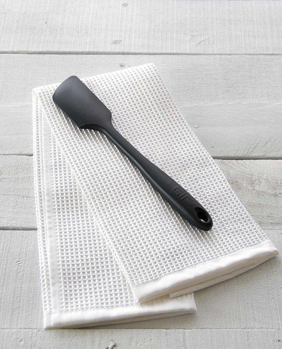 GIR: Get It Right Premium Silicone Skinny Spatula, 11 Inches, Red N56