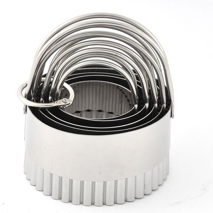 uxcell Stainless Steel Round Shape Corrugated Edge DIY Biscuit Cookie Muffin Mold Cutter Baking Tool 5 in 1 Silver... N2