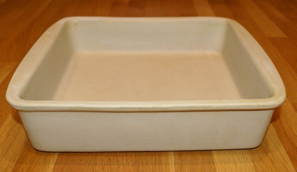 The Pampered Chef 9" Square Baker Stoneware Pan N2