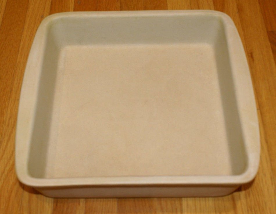 The Pampered Chef 9" Square Baker Stoneware Pan N3
