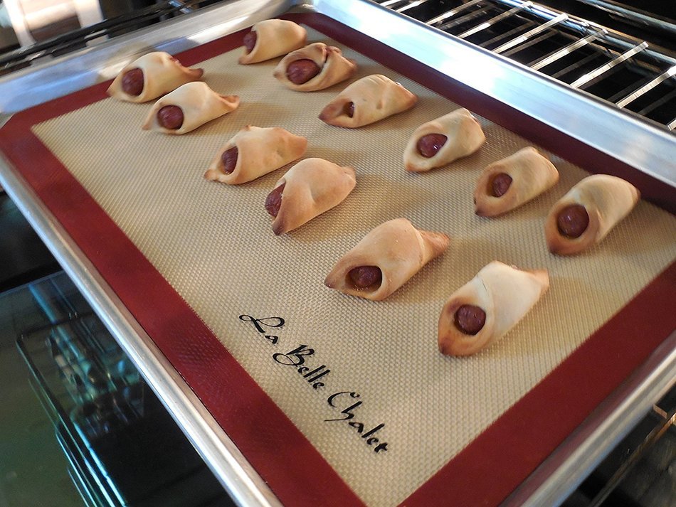 La Belle Chalet - Premium Professional Grade, Silicon Baking Mat (2-pack) Non-stick, Tan, Burgundy N4