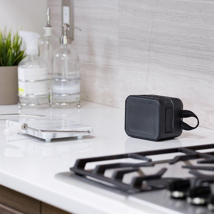 Skullcandy Barricade Bluetooth Wireless Portable Speaker, Black N2