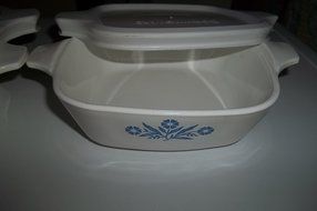 2 Corning Ware P-41-B Cornflower with Airtight Plastic Lid