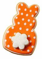 Wilton 2310-3708 Comfort Grip Bunny with Mini Flower Cookie Cutters, Set of 2 N5