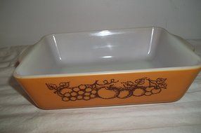 Pyrex 0503 Old Orchard 1 1/2 Quart Baking, Storage Dish