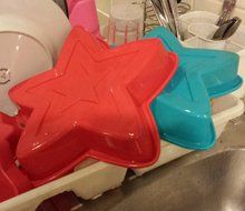 Kitchen Haven Silicone Cake Pan Mold for Christmas Baking and Novelty Shapes, Star, Red 9 inch, Single N6