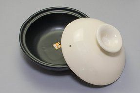 Round Cooking Pot with Ivory Pot Lid N2