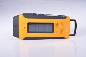 [Upgraded] iRonsnow IS-092 [2000mAh Power Bank+1W flashlight] Weather radio Solar Hand Crank AM/FM/WB NOAA Radio... N2