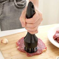 New Professional Meat Tenderizer with Stainless Steel Needle Prongs Kitchen Tool (Black) N5