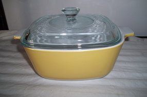 Corning Ware Harvest Gold 1 1/2 Quart with Lid