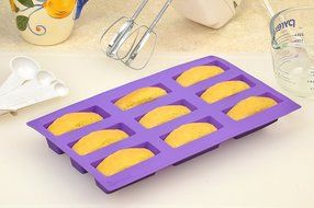 Bakerpan Silicone Mini Cake Holders, 9 Cavities, Pastry Mold, Mini Loaf Pan