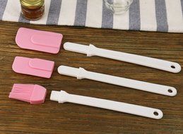 BleuMoo 3PCS Silicone Cream Spatula Cream Brush Baking Oil Brush Mixing Shovel Butter Scraper Flour Scrapers N2