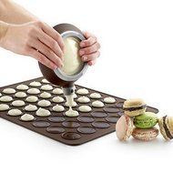 48-Hole Silicone Macaron Cake Mold Kit with Decorative Nozzle Transport Tools and Baking Mat Food-grade Kitchen...