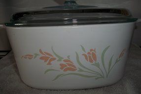 Corning Ware Peach Garland 3 Liter with Lid