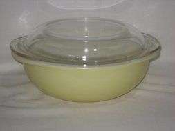 Vintage Pyrex Pale Yellow 2 Quart Round Casserole Baking Dish w/ Lid USA