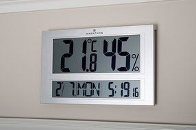 Jumbo Indoor Digital Humidity Monitor Hygrometer with Clock and Calendar N2