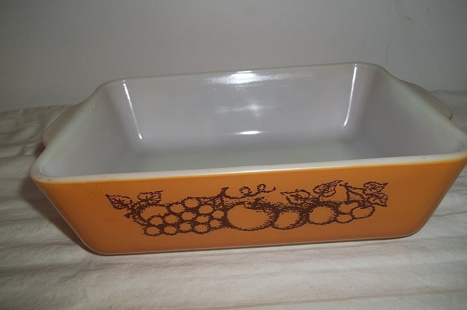 Pyrex 0503 Old Orchard 1 1/2 Quart Baking, Storage Dish