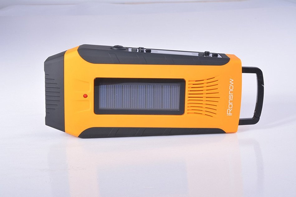 [Upgraded] iRonsnow IS-092 [2000mAh Power Bank+1W flashlight] Weather radio Solar Hand Crank AM/FM/WB NOAA Radio... N2