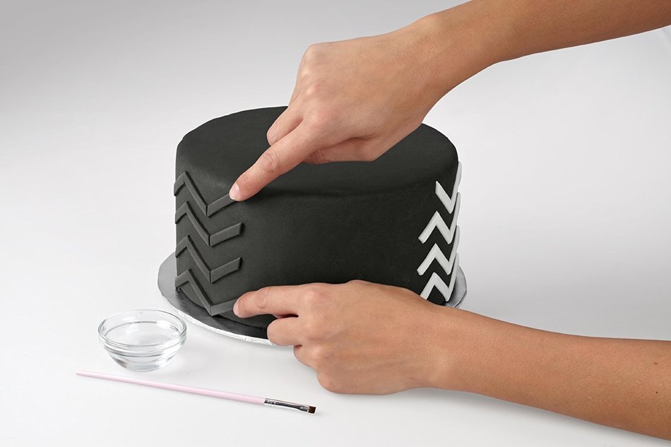 Wilton 710-2303 Decorator Preferred Fondant, 24-Ounce, Black N7