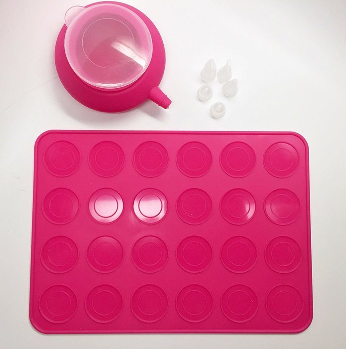 New JJMG French Macaroon Baking Set Tube Silicone Piping Pot Kit 4 Nozzle Tips Decorating Tool with 24 round Cookies... N3