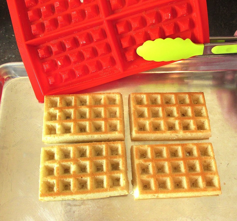 chef habitu&eacute;- Silicone Waffle Baking Molds Set - Includes 2 Red Waffle Molds with 8 Waffles Cavities, Multi-Color... N5