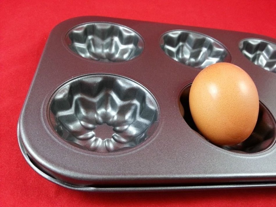 Lariy Non Stick Muffin Baking 6 Tray flower little cake round craft mould metal bake N2