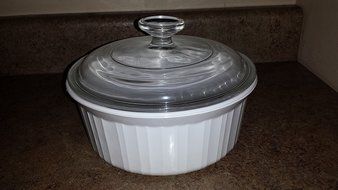 Corning Ware &quot;French White&quot; (F-5-B) Round Casserole Baking Dish with Lid (1.6 quarts) N4