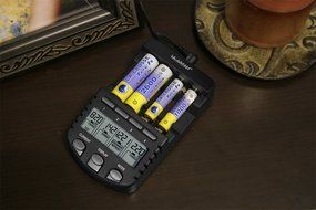 La Crosse Technology BC-700 Alpha Power Battery Charger