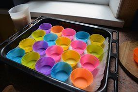 U Must Have - 24 Eco-friendly Silicone Cupcake Liners (Reusable, Non-Stick). Baking Cups, Molds for Muffins and... N3