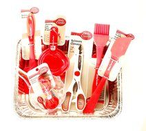 Betty Crocker 8 Piece Holiday Bakeware Set