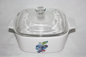 Corning Ware FRUIT BASKET 1.5 Liter Covered Casserole Baking Dish w/ Lid