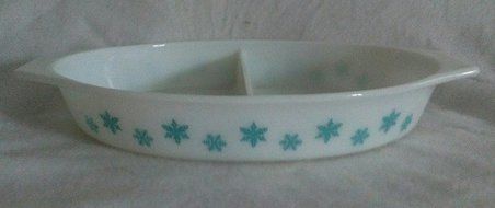 pyrex blue snowflakes divided casserole, no lid