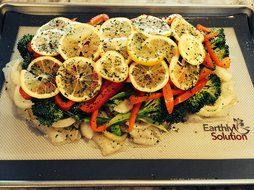 Earthly Solution Professional Grade Silicone Baking Mat, with Ebook, 16.5" x 11", Grey and White N3